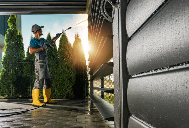 Best Pool Deck Cleaning  in Friendswood, TX